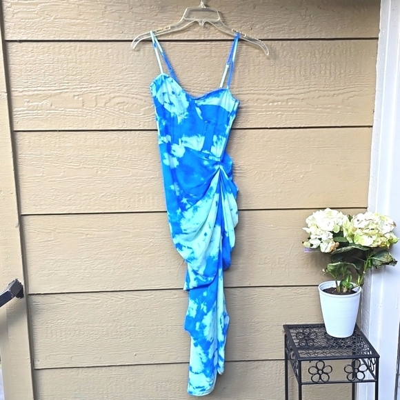 PrettyLittleThing Blue Tie Dye Print Satin Ruched Skirt Corset Detail Midi Dress - Picture 6 of 13